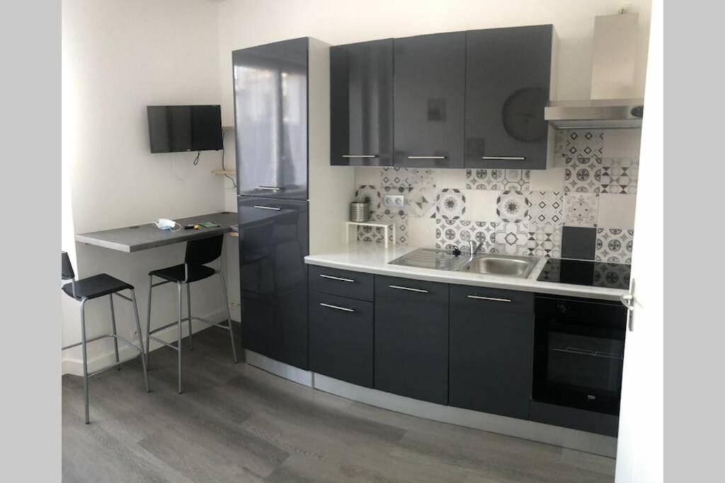 Yannadal/Studio Cosy Avec Vraie Cuisine A Recouvrance/ Proche Tram/Bus Et Proximite Avec L'Arsenal Apartment Brest Bagian luar foto