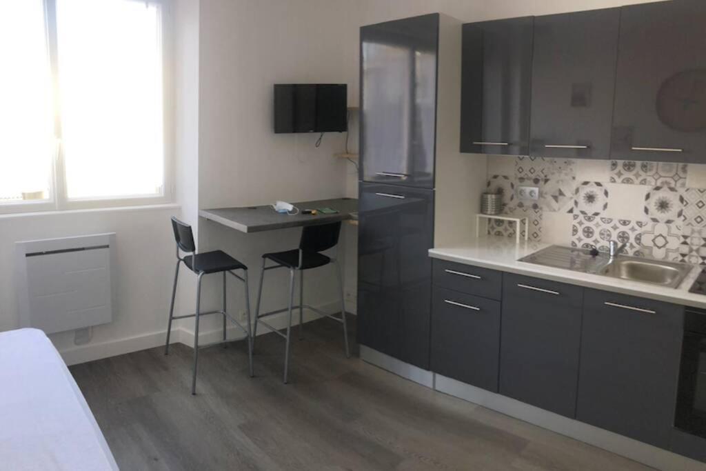 Yannadal/Studio Cosy Avec Vraie Cuisine A Recouvrance/ Proche Tram/Bus Et Proximite Avec L'Arsenal Apartment Brest Bagian luar foto